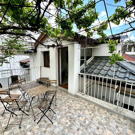 Interbelic House With Courtyard And Terrace Villa บูคาเรสต์ ภายนอก รูปภาพ