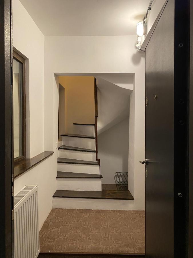 Interbelic House With Courtyard And Terrace Villa บูคาเรสต์ ภายนอก รูปภาพ