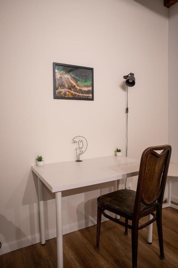 Interbelic House With Courtyard And Terrace Villa บูคาเรสต์ ภายนอก รูปภาพ